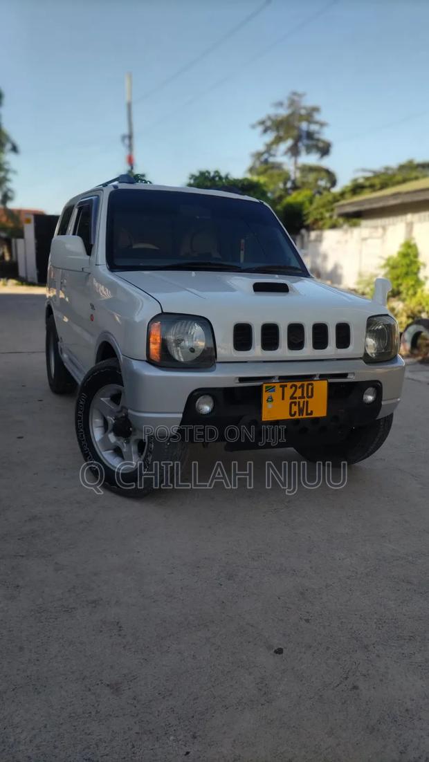 Suzuki Jimny 2000 White