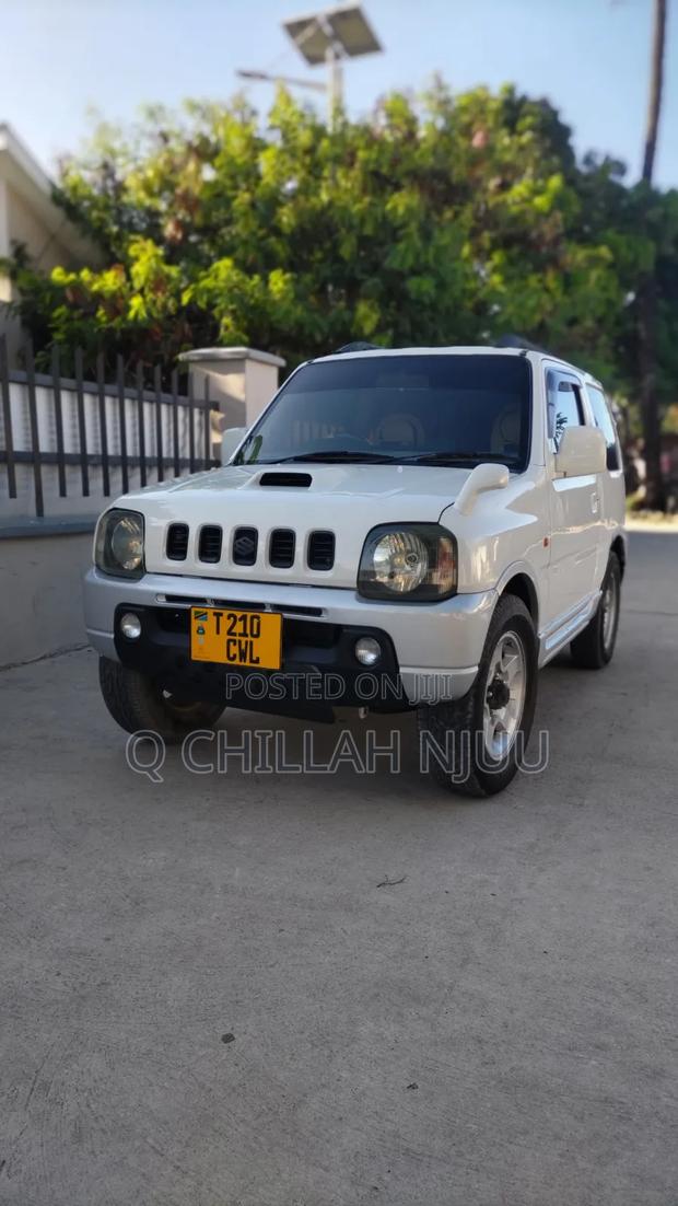 Suzuki Jimny 2000 White