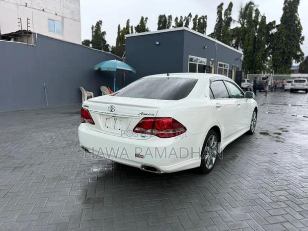 Toyota Crown 2008 White