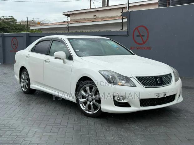 Toyota Crown 2008 White