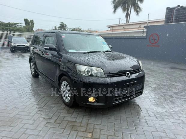 Toyota Corolla Rumion 2010 Black