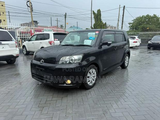 Toyota Corolla Rumion 2010 Black