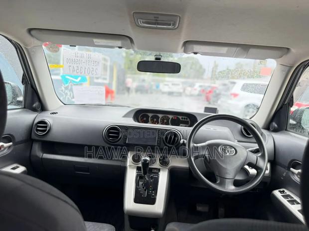 Toyota Corolla Rumion 2010 Black