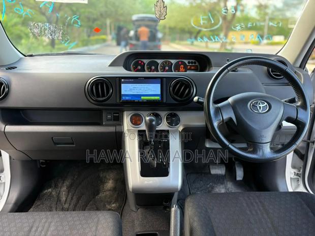 Toyota Corolla Rumion 2008 White