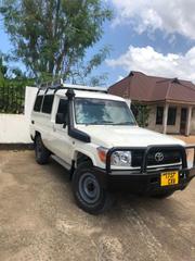 Toyota Land Cruiser 2001 White for sale