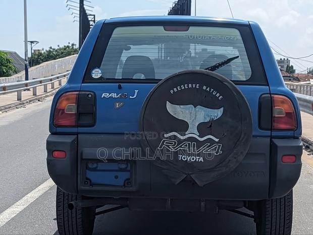 Toyota RAV4 1996 Blue