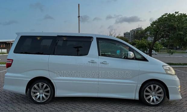 Toyota Alphard 2.4 Petrol AWD 2006 Pearl