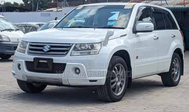 Suzuki Escudo 2009 Off white