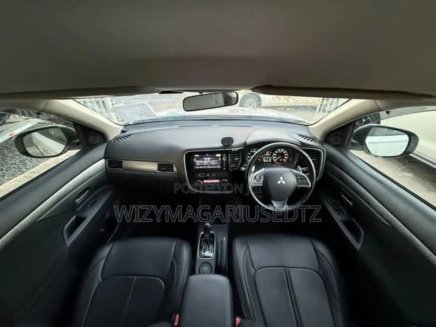 Mitsubishi Outlander 2015 White