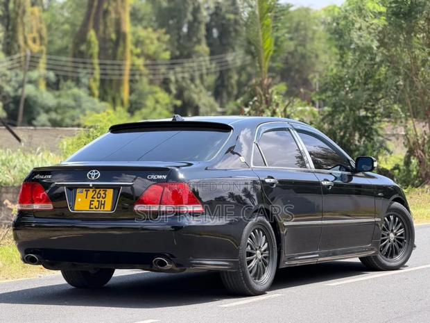 Toyota Crown 2007 Black