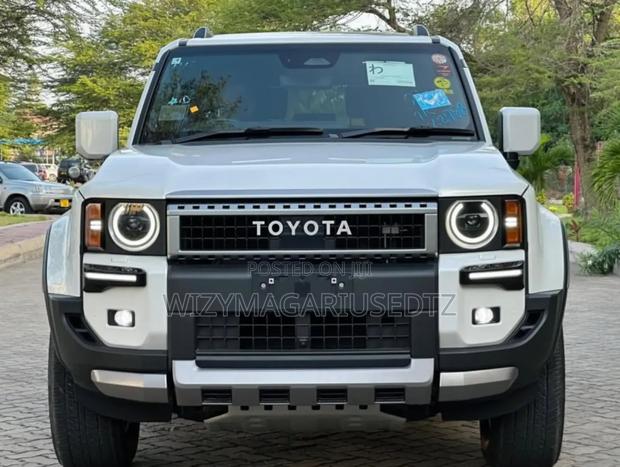 Toyota Land Cruiser Prado 2.7 2025 Off white
