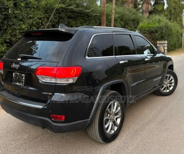 Jeep Grand Cherokee Limited 4dr 4x2 2016 Matt Black