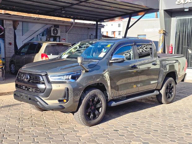 Toyota Hilux 2021 Gray