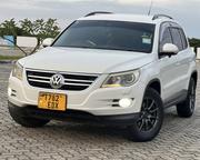 Volkswagen Tiguan 2.0 S 2009 White for sale