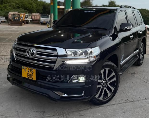 Toyota Land Cruiser 2015 Black