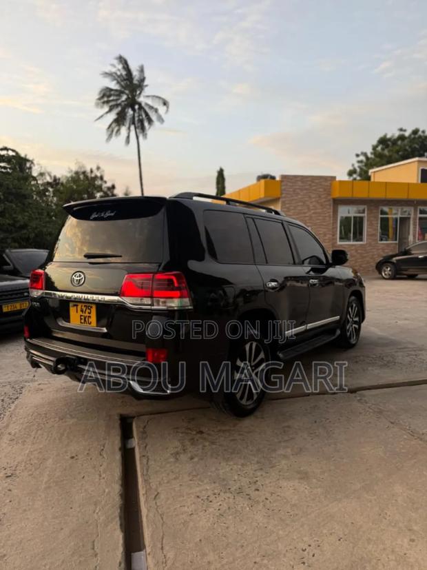 Toyota Land Cruiser 2015 Black