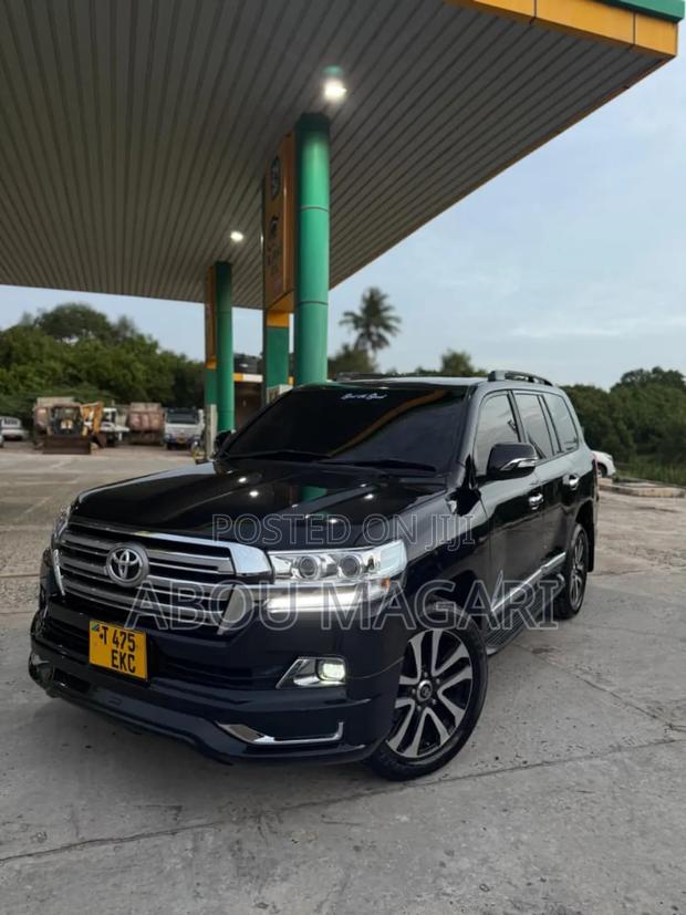 Toyota Land Cruiser 2015 Black
