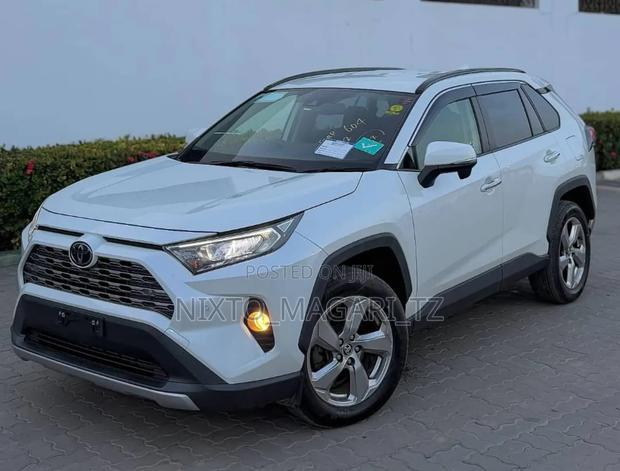 Toyota RAV4 2020 White