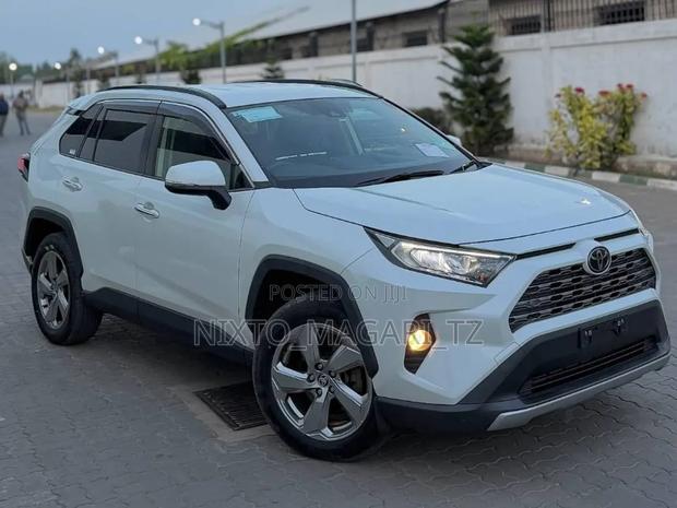 Toyota RAV4 2020 White