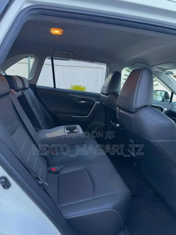 Toyota RAV4 2020 White