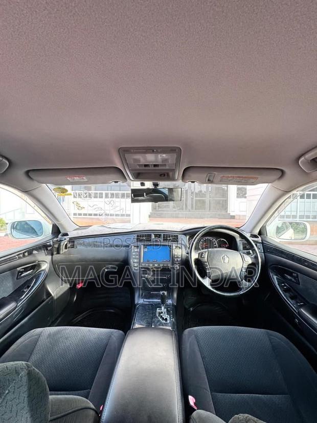 Toyota Crown Royale 2005 White