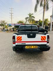 Nissan Hardbody 2012 White for sale