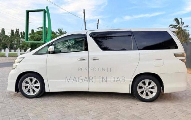 Toyota Vellfire 2010 White
