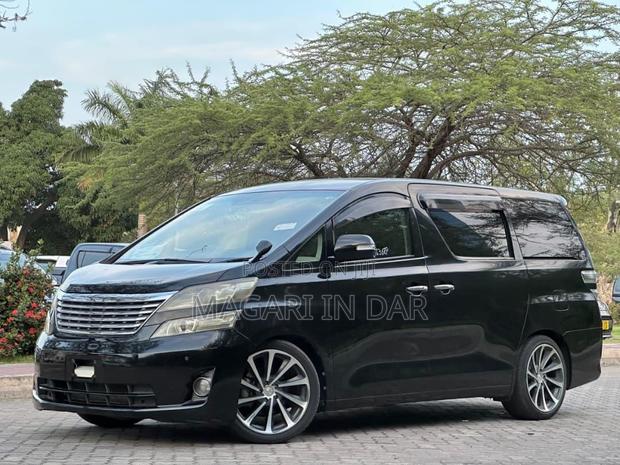 Toyota Vellfire 2010 Black