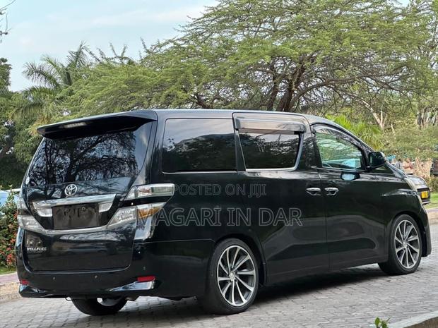 Toyota Vellfire 2010 Black