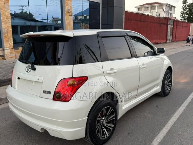 Toyota IST 2004 White