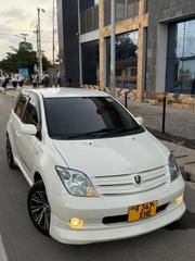 Toyota IST 2004 Pearl for sale