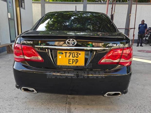 Toyota Crown 2009 Black