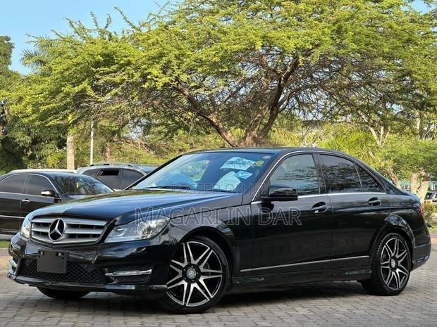 Mercedes-Benz C-Class 2012 Black