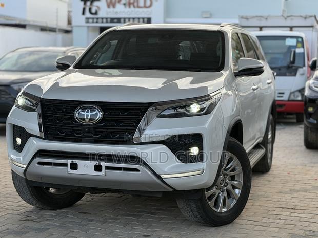 Toyota Fortuner 2.8 D AWD 2022 White