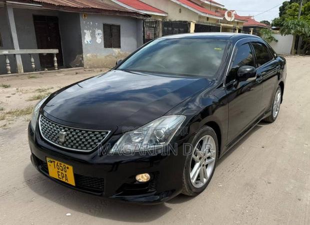 Toyota Crown 2009 Black