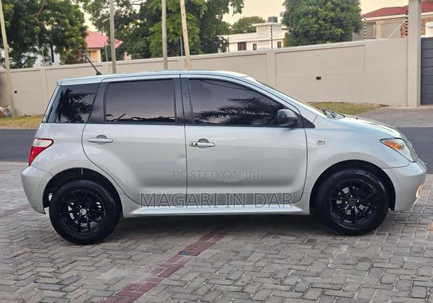 Toyota IST 2005 Silver