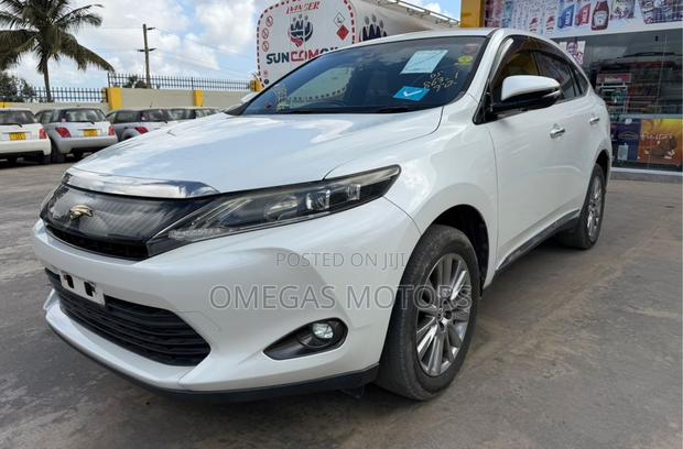 Toyota Harrier 2.0 2015 White