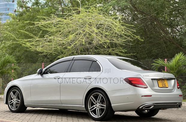 Mercedes-Benz E200 2017 Silver