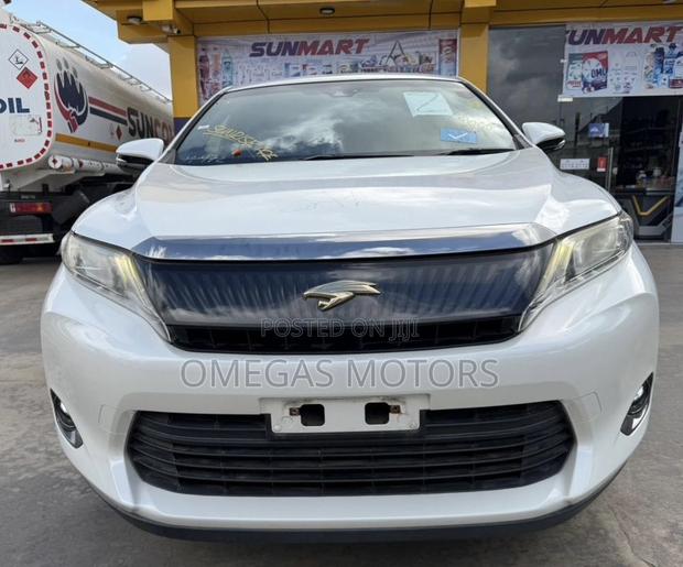 Toyota Harrier 2.0 2015 White