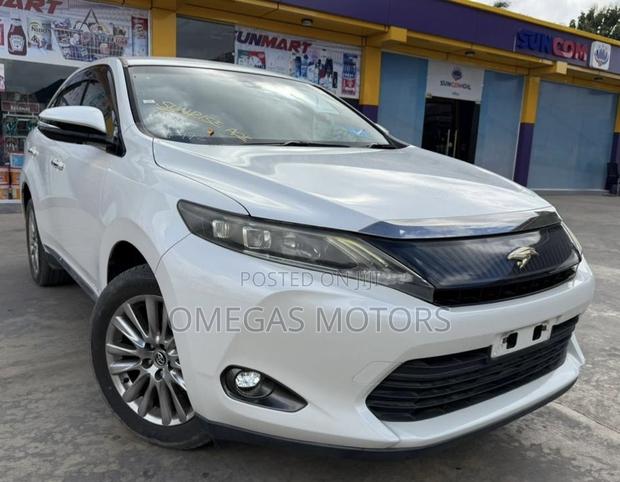 Toyota Harrier 2.0 2015 White