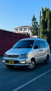 Toyota Noah 2.0 AWD (8 Seater) 2005 Silver for sale