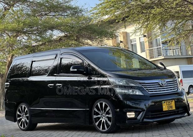 Toyota Vellfire 2010 Black