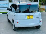 Toyota Sienta 1.5 AWD 2005 White for sale