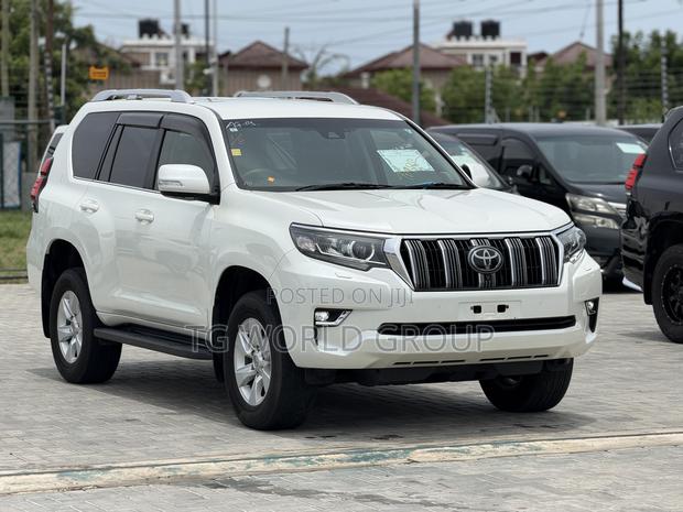 Toyota Land Cruiser Prado 2.8 2019 White