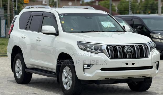Toyota Land Cruiser Prado 2019 White