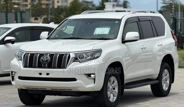 Toyota Land Cruiser Prado 2019 White