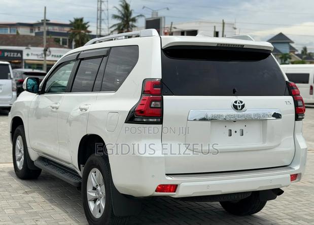 Toyota Land Cruiser Prado 2019 White