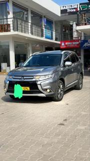 Mitsubishi Outlander 2018 Gray for sale