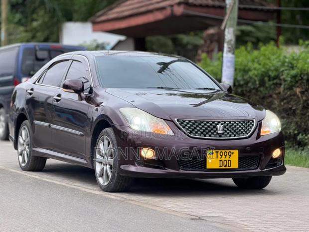 Toyota Crown 2009 Black