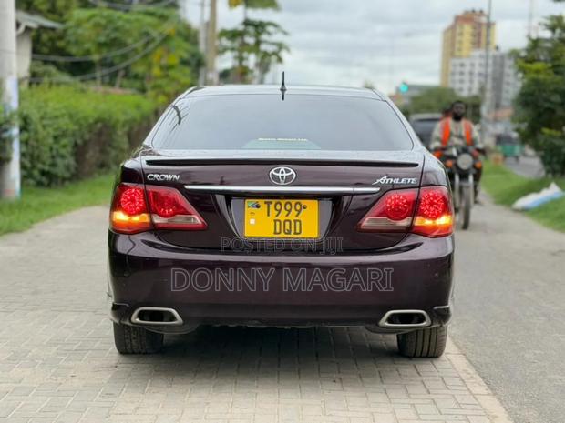 Toyota Crown 2009 Black